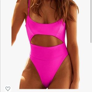 Women’s medium swim suit